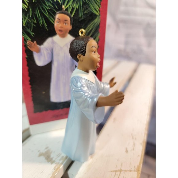 Hallmark Joy to the world 1995 choir boy xmas orna - Picture 3 of 5
